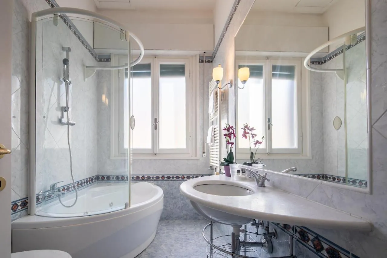 Apartment Phoenix Florence Italy